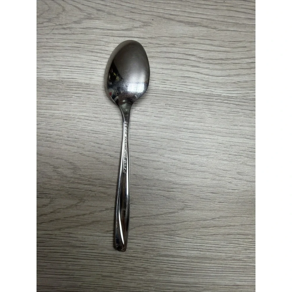 Lot Of 16 International Silver Company Teaspoons. IS CO Stainless USA Made!